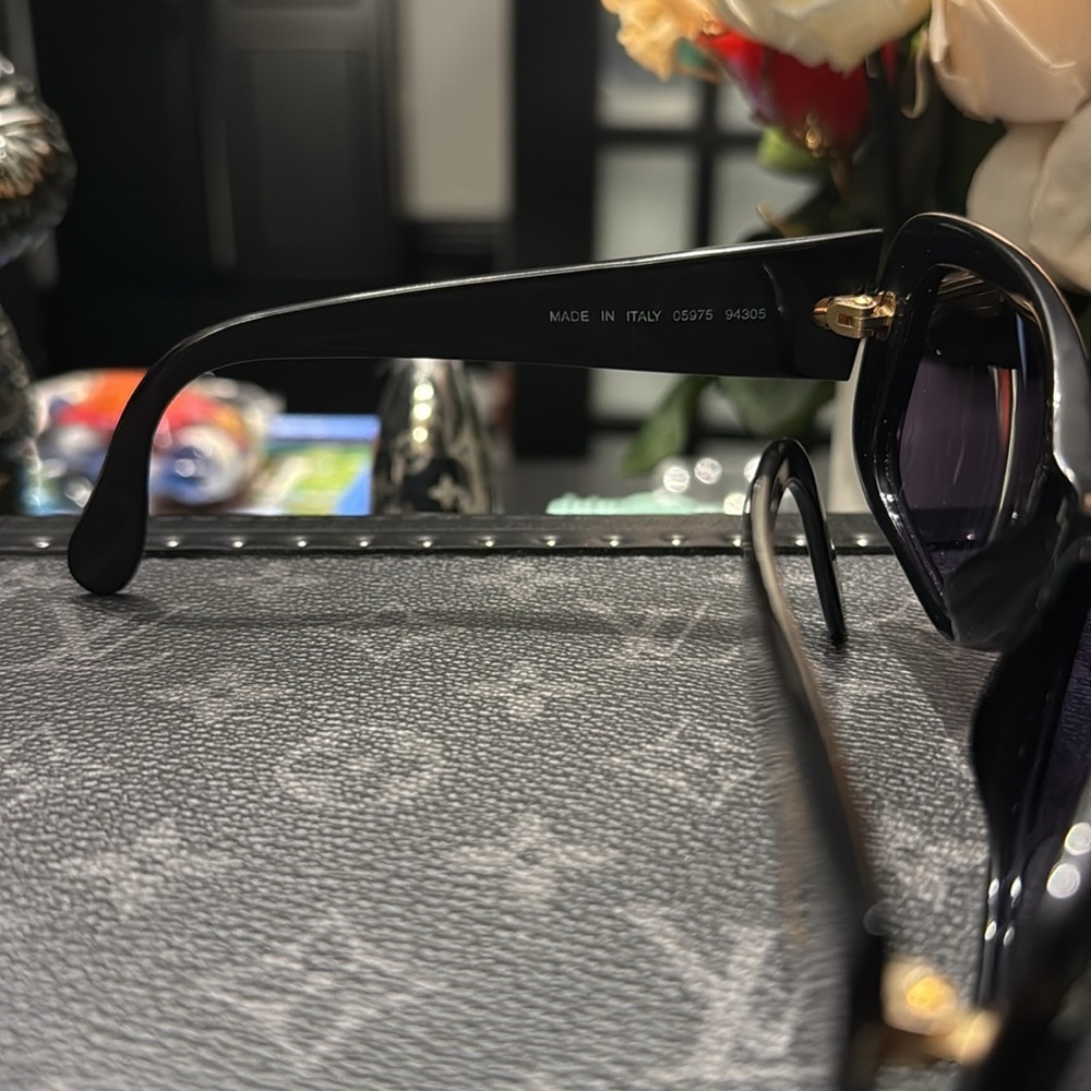Vintage Chanel Women’s Sunglasses - Picture 7 of 9